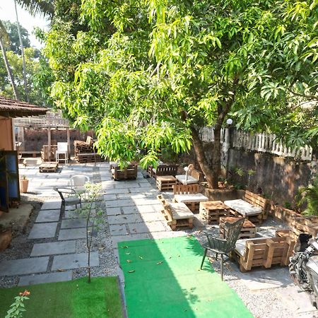 Streetmates Hostel Анджуна Екстериор снимка