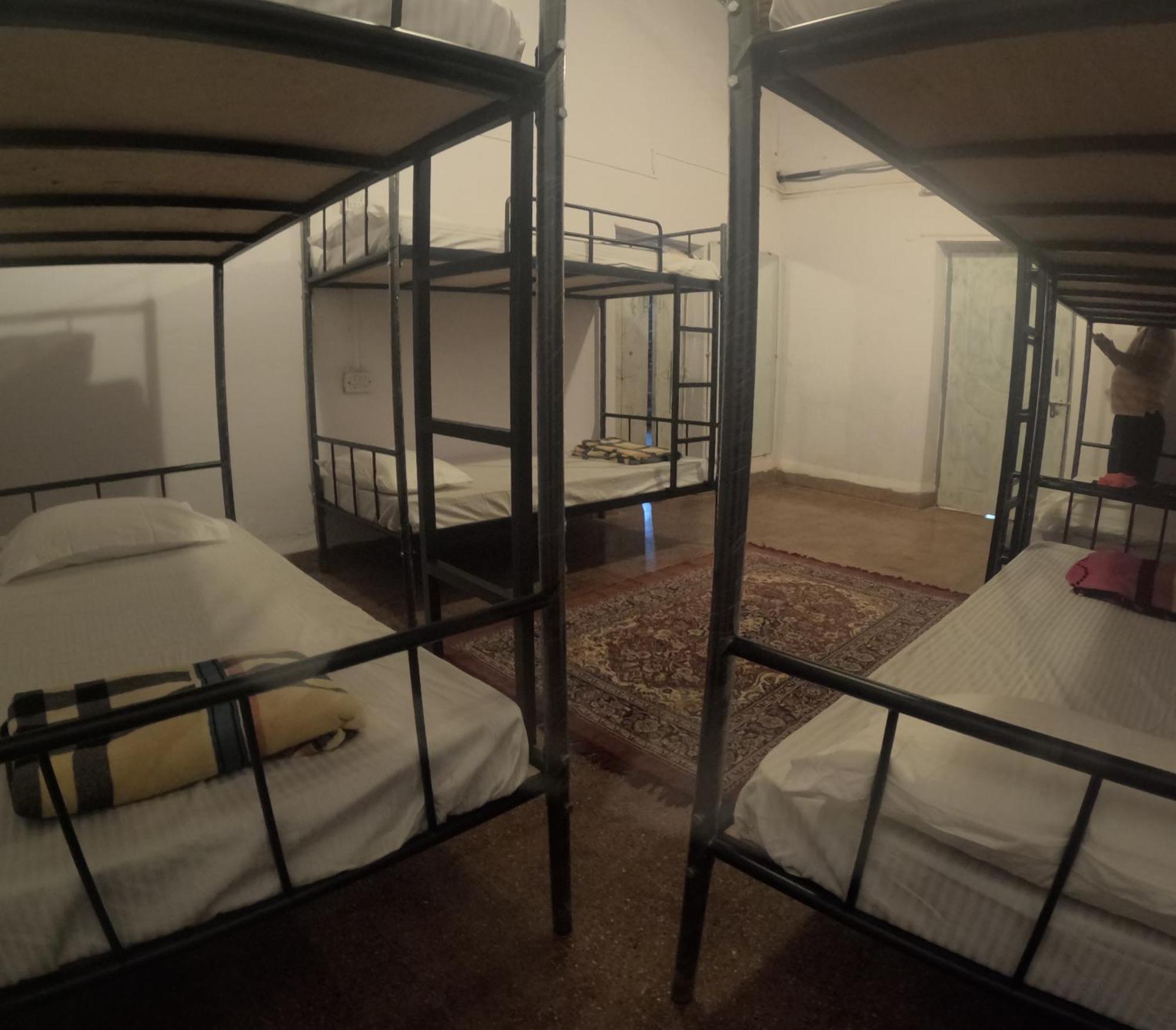 Streetmates Hostel Анджуна Екстериор снимка