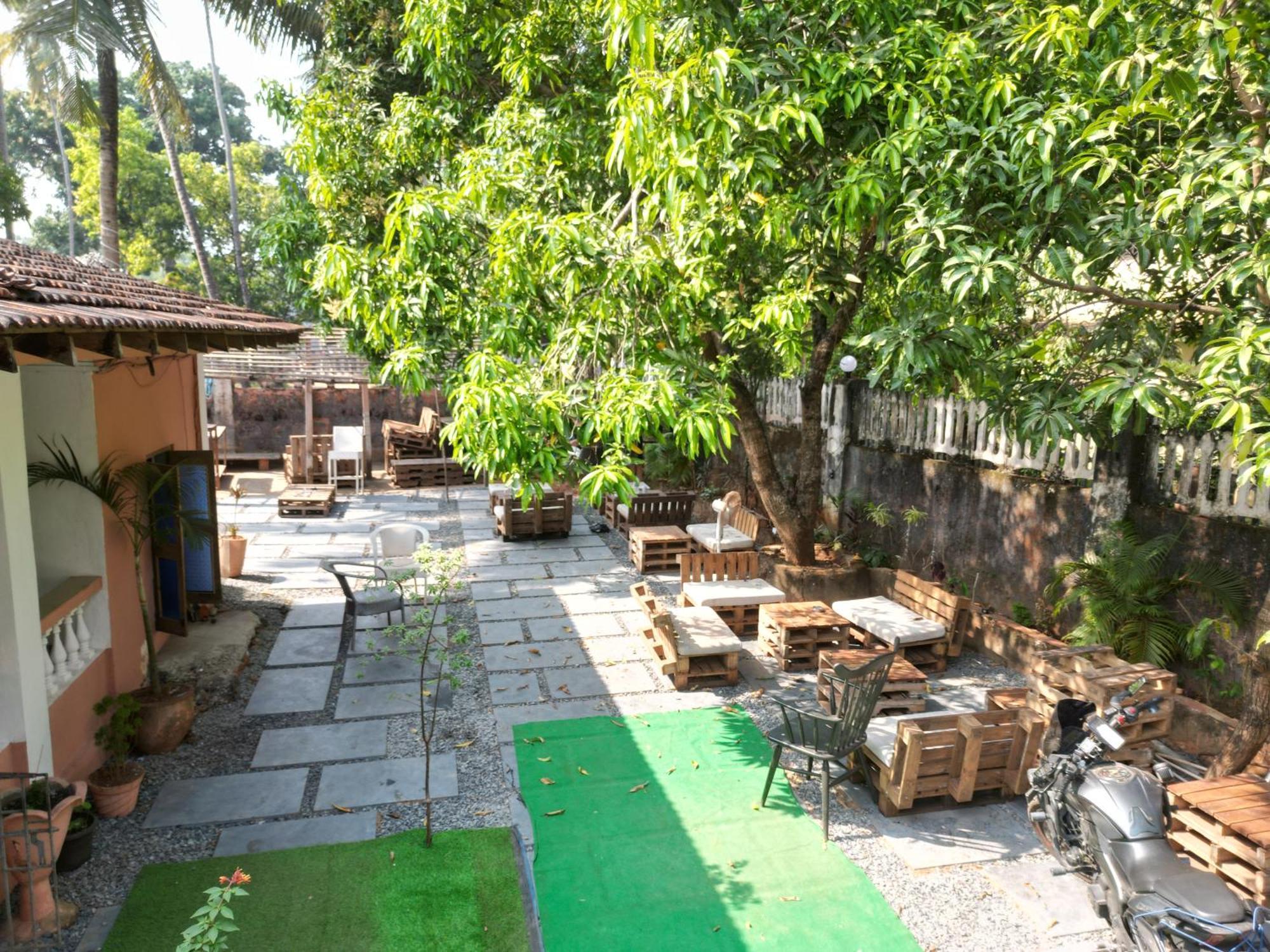 Streetmates Hostel Анджуна Екстериор снимка