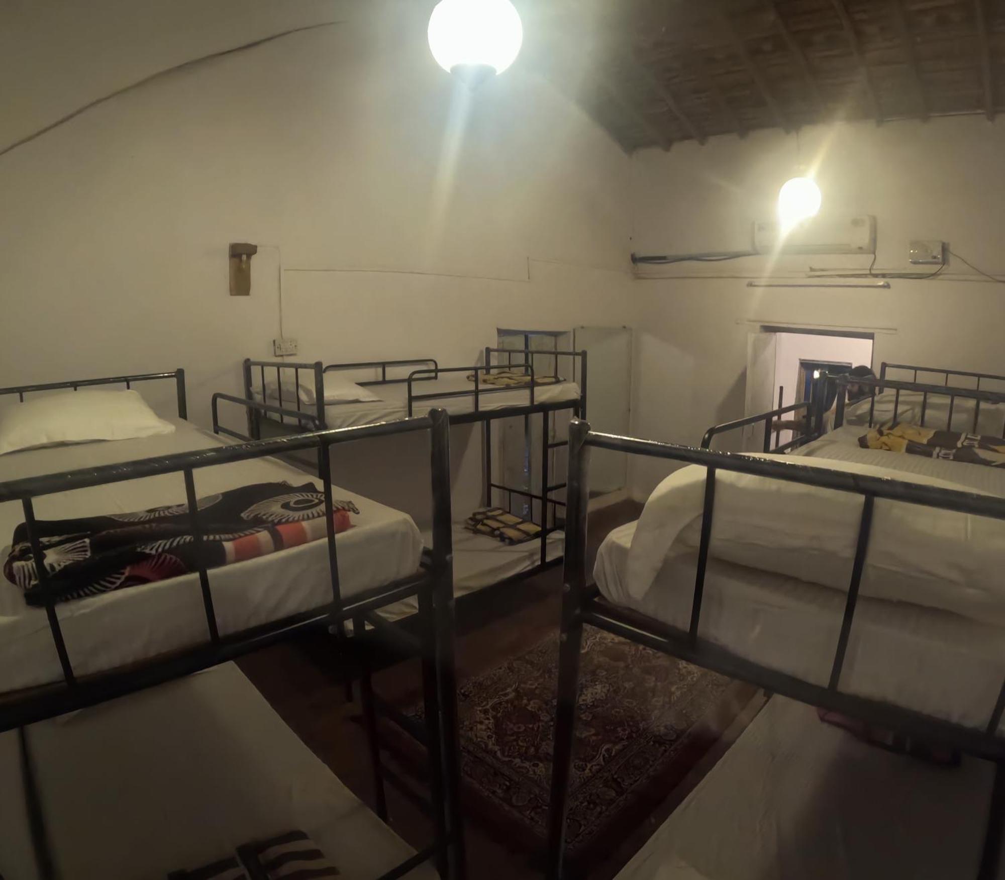 Streetmates Hostel Анджуна Екстериор снимка