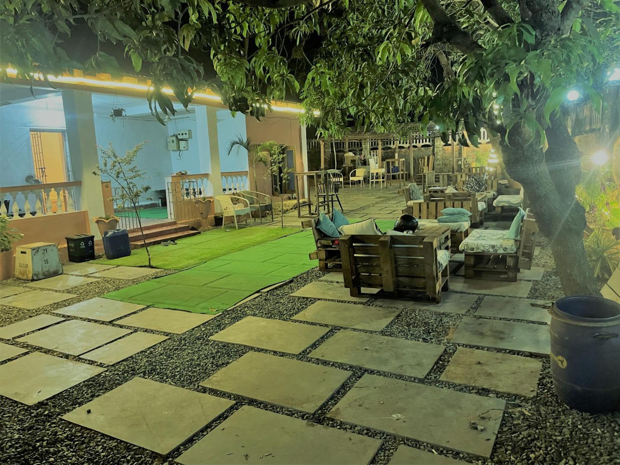 Streetmates Hostel Анджуна Екстериор снимка