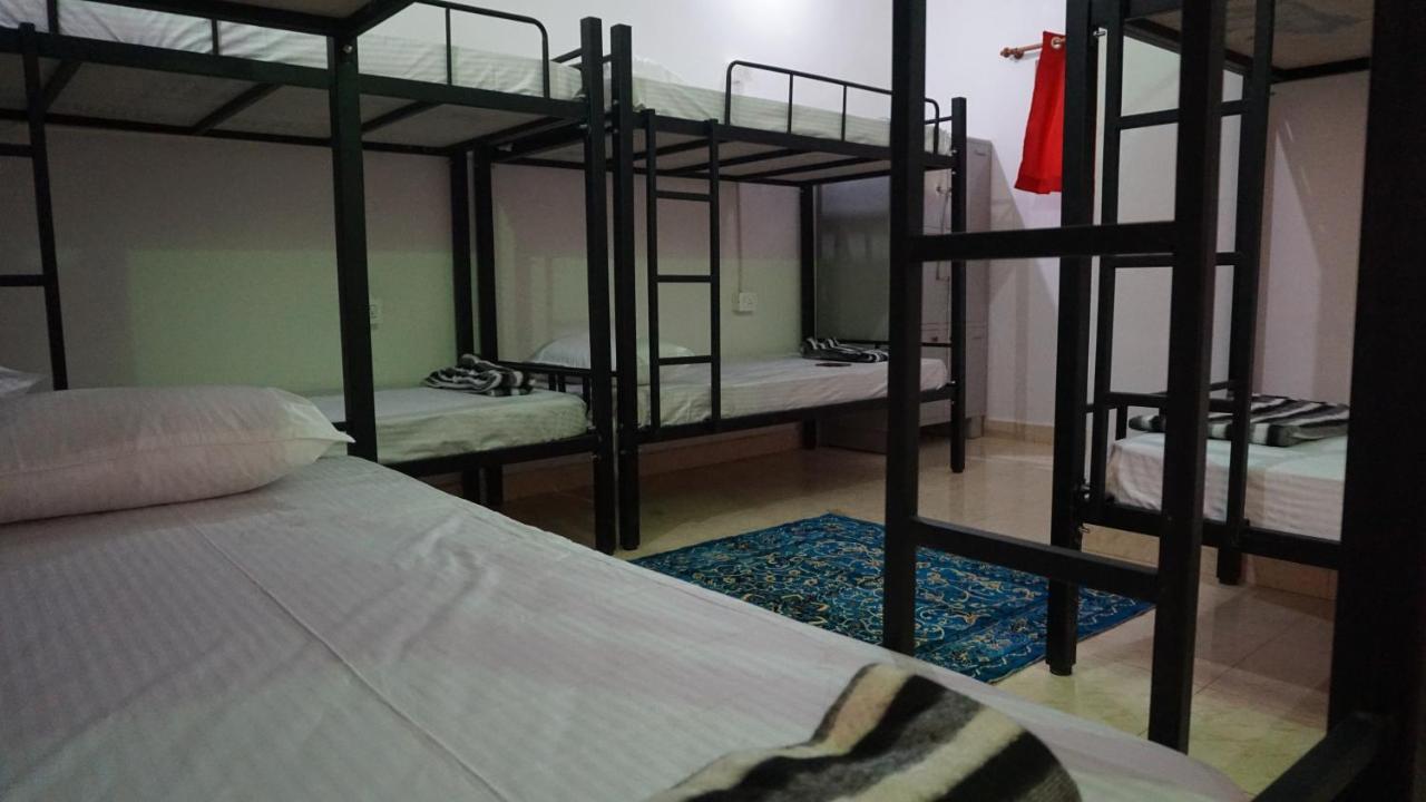 Streetmates Hostel Анджуна Екстериор снимка